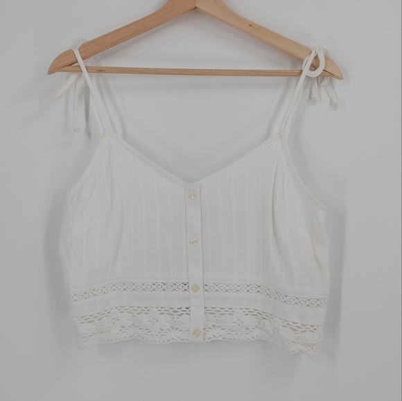 American Eagle Outfitters Tops - American Eagle | lace crop top